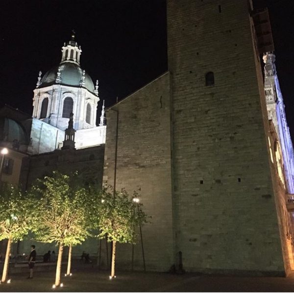como by night